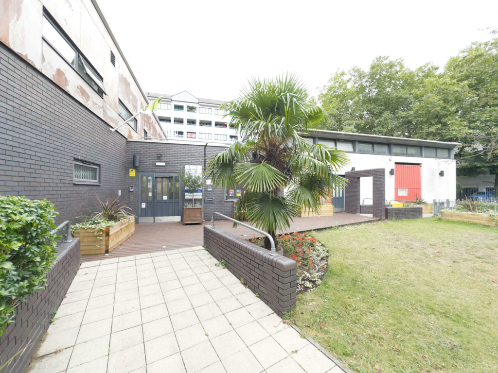 An image of the front of Greenside Community Centre